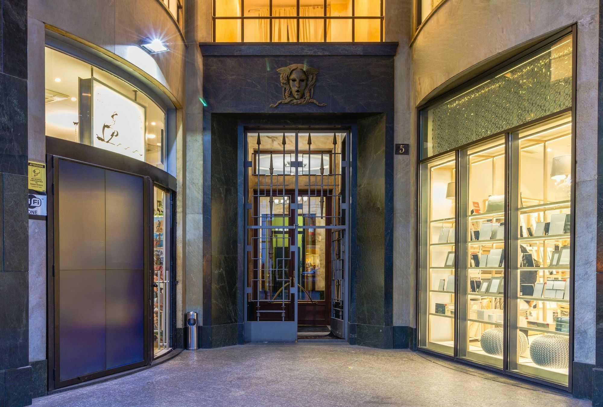 Aiello Rooms San Babila Milán Exterior foto